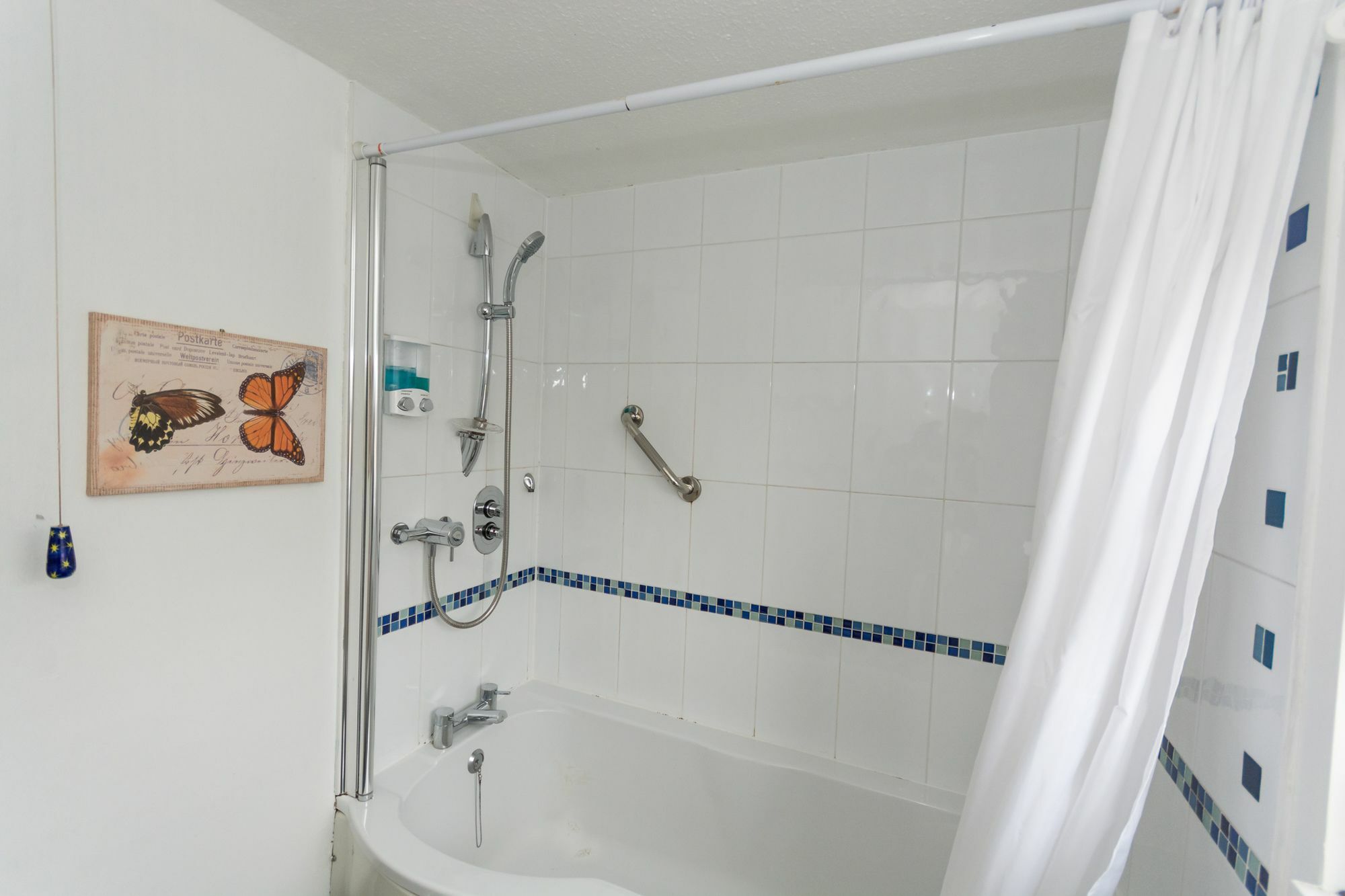 Very Central Location- Free Parking - 2 Bedrooms Белфаст Екстериор снимка